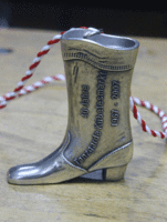 Tanzstiefel als Schnapsbecher
